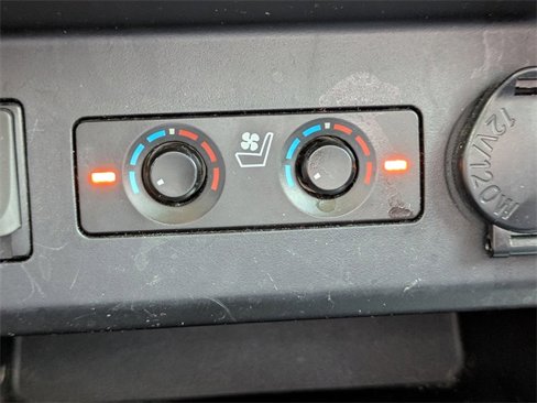 Used 2015 Toyota 4Runner Limited image 21