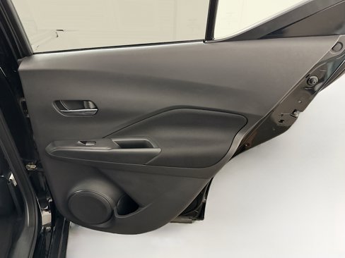 Used 2024 Nissan Kicks SV image 30