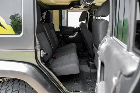 Used 2011 Jeep Wrangler Unlimited Rubicon w/ Dual Top Group image 36