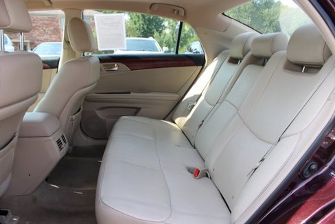 Used 2012 Toyota Avalon Limited image 38