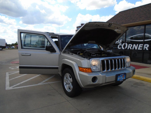Used 2007 Jeep Commander Sport image 22