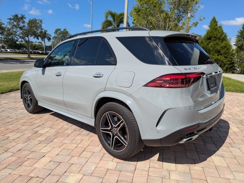 Used 2024 Mercedes-Benz GLE 450e 4MATIC image 3