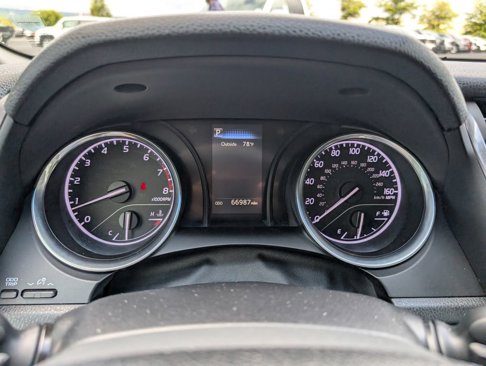 Used 2018 Toyota Camry L image 14