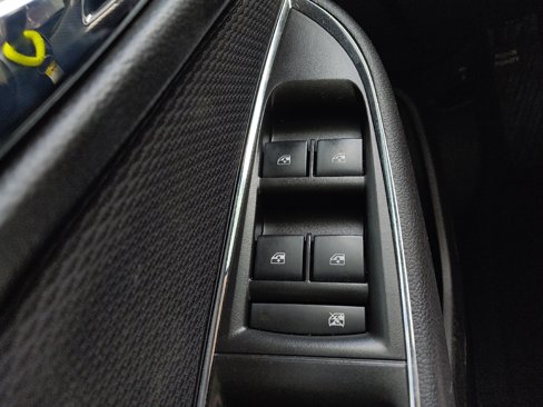 Used 2018 Chevrolet Cruze LT w/ Convenience Package image 27