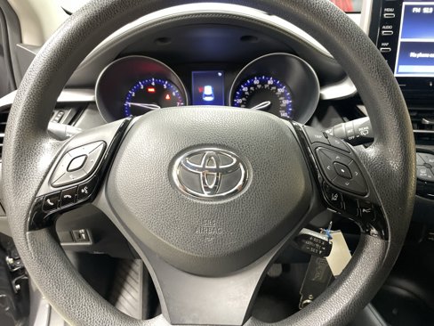 Certified 2020 Toyota C-HR LE image 18
