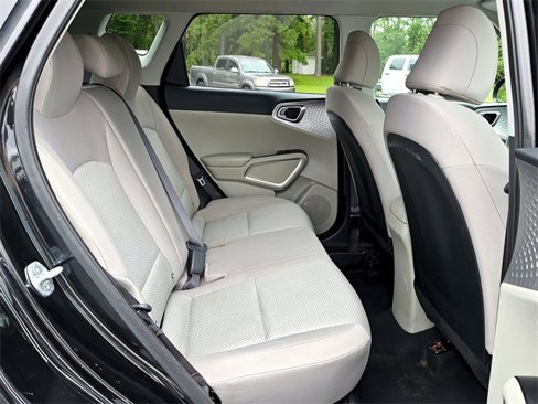 Used 2023 Kia Soul LX image 15