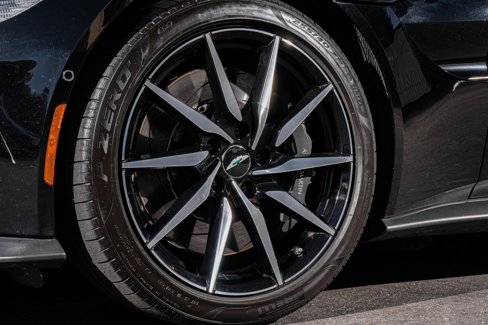 Used 2020 Aston Martin V8 Vantage Coupe image 19