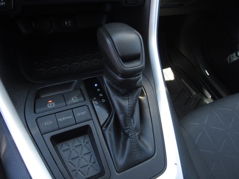Used 2019 Toyota RAV4 XLE image 21