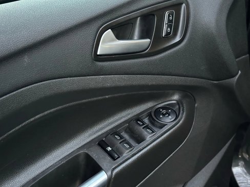 Used 2016 Ford Escape SE w/ SE Chrome Package image 18