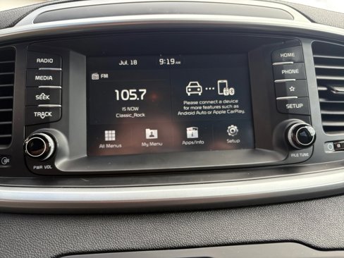 Used 2020 Kia Sorento LX image 18