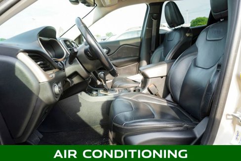 Used 2015 Jeep Cherokee Limited image 12