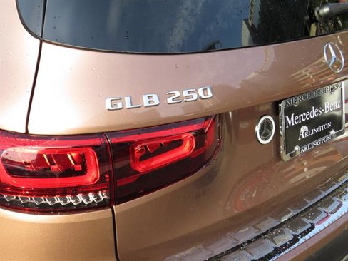 Certified 2022 Mercedes-Benz GLB 250 4MATIC image 28