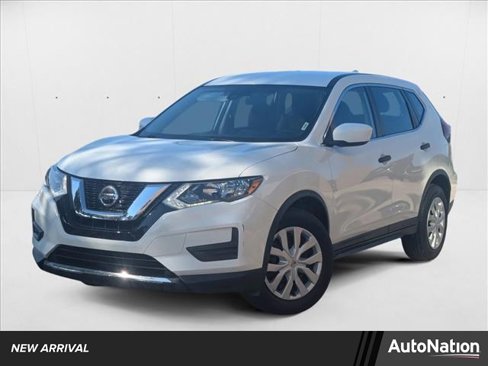 Used 2019 Nissan Rogue S image 1
