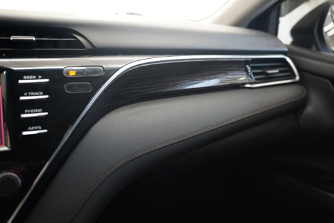 Used 2018 Toyota Camry LE image 30