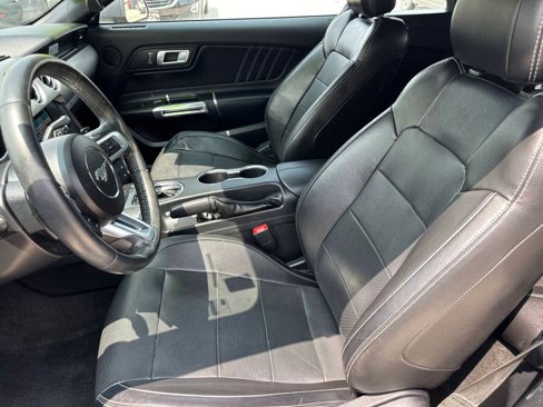 Used 2018 Ford Mustang Premium image 9