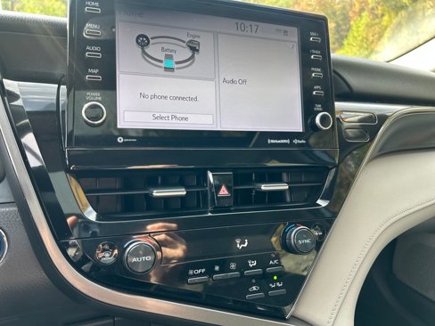 Used 2022 Toyota Camry LE image 18