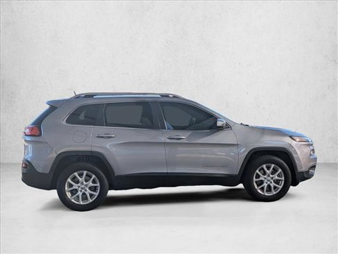 Used 2014 Jeep Cherokee Latitude w/ Cold Weather Group image 4
