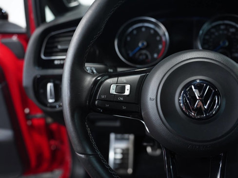 Used 2016 Volkswagen Golf 4-Door image 37