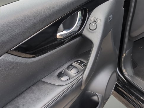 Used 2022 Nissan Rogue Sport SV image 9