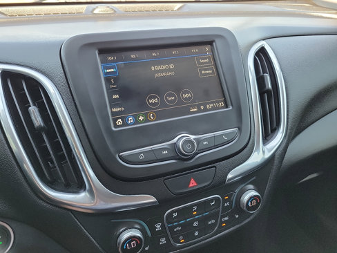 Used 2019 Chevrolet Equinox LT w/ Driver Convenience Package image 17