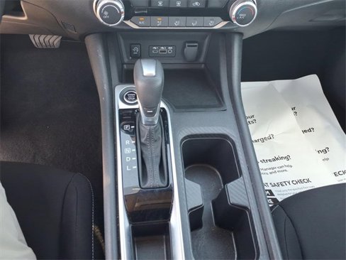 Used 2024 Nissan Sentra SV image 13