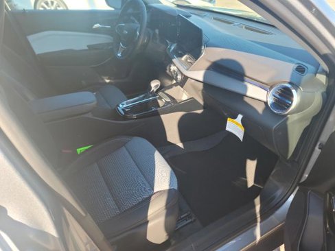 New 2025 Chevrolet Trax LT image 12
