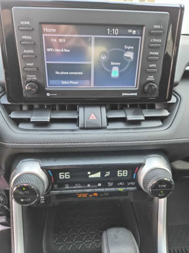 Used 2020 Toyota RAV4 LE image 8