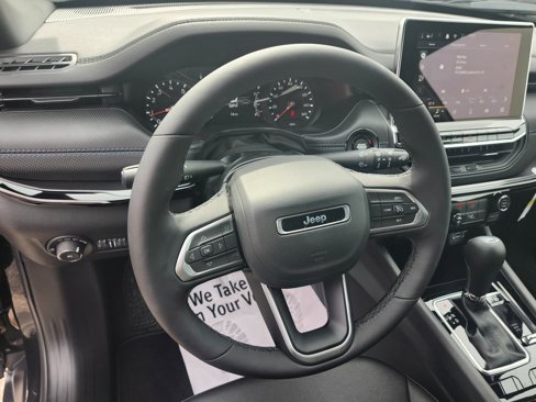 New 2025 Jeep Compass Latitude w/ Altitude Special Edition image 11
