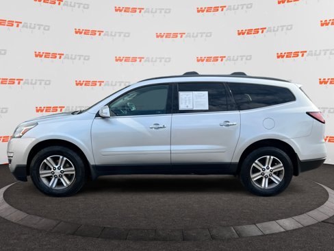 Used 2017 Chevrolet Traverse LT image 2