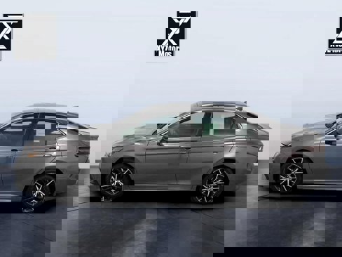 Used 2023 Toyota Camry SE image 3