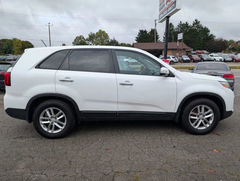 Used 2015 Kia Sorento LX image 6