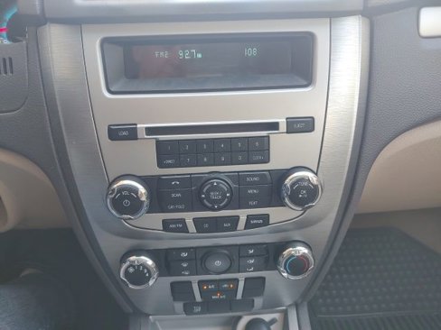 Used 2011 Ford Fusion SE image 8