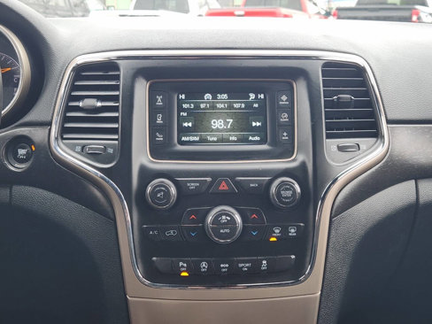 Used 2016 Jeep Grand Cherokee Laredo w/ Quick Order Package 23E image 18