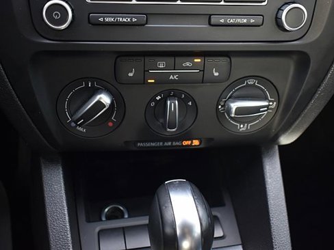 Used 2013 Volkswagen Jetta SE image 18