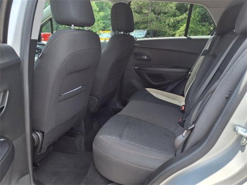 Used 2022 Chevrolet Trax LS w/ Tint and Cruise Package image 9