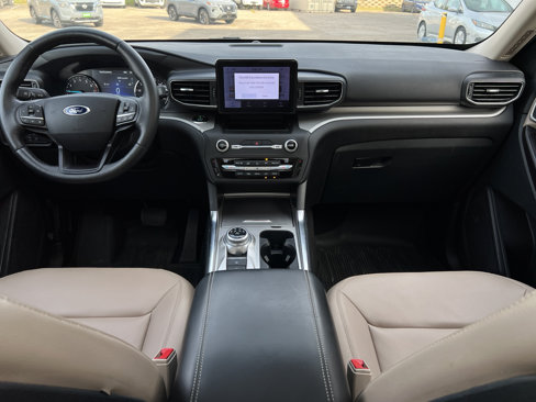 Used 2020 Ford Explorer XLT w/ Equipment Group 202A image 26