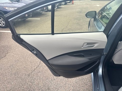 Used 2021 Toyota Corolla LE image 34