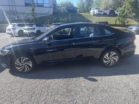 Used 2020 Volkswagen Jetta SEL image 2
