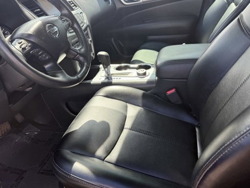 Used 2019 Nissan Pathfinder SL image 10