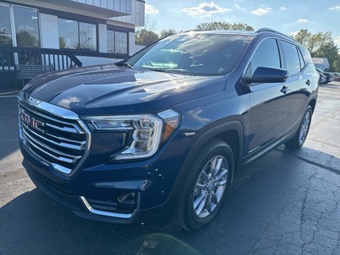 Certified 2022 GMC Terrain SLT w/ Infotainment Package II image 3