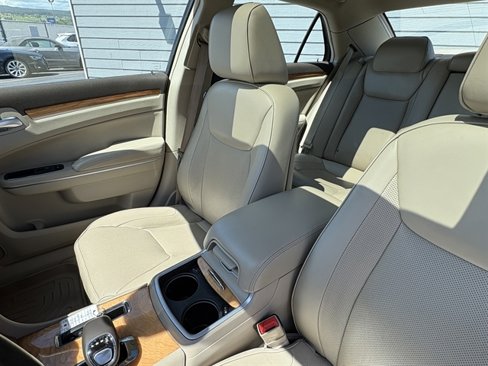 Used 2014 Chrysler 300 C w/ Beats Audio Group image 25