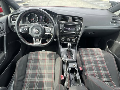 Used 2015 Volkswagen GTI SE image 24