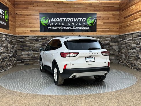 Used 2020 Ford Escape SE image 10