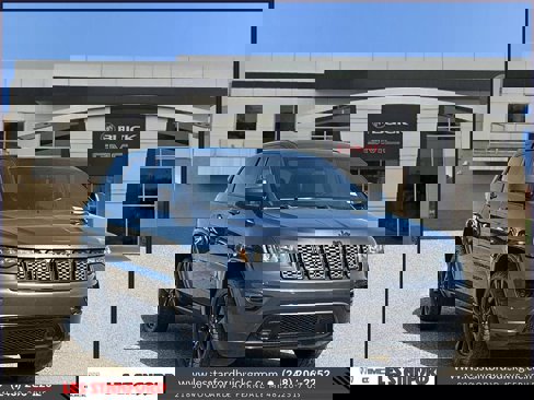 Used 2018 Jeep Grand Cherokee Altitude image 8