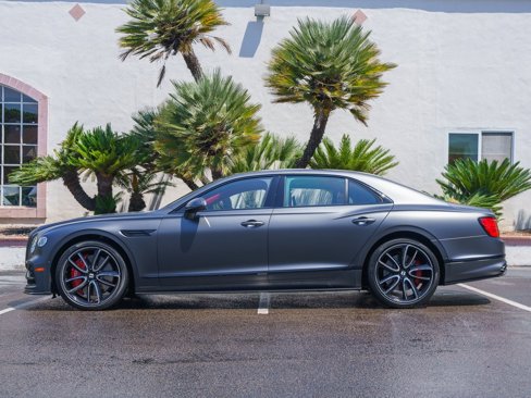 Used 2024 Bentley Flying Spur V8 image 32
