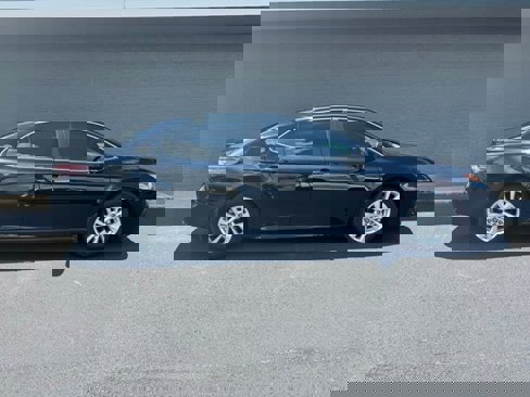 Used 2023 Toyota Camry SE image 5