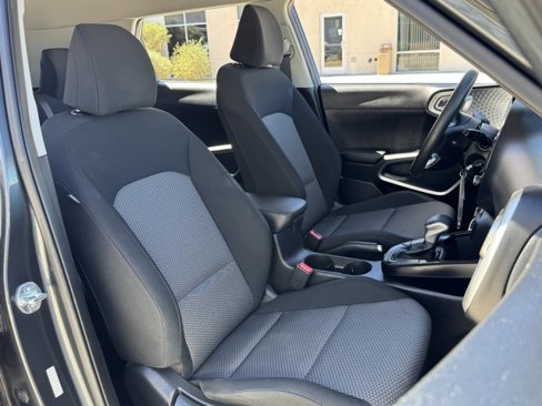 Used 2023 Kia Soul LX image 30