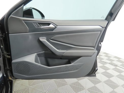 Certified 2024 Volkswagen Jetta SE image 26