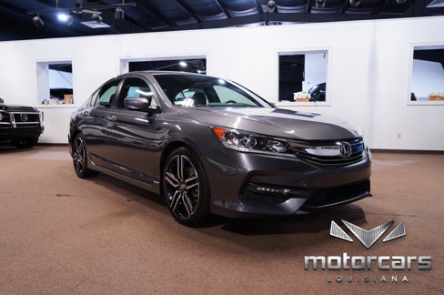 Used 2017 Honda Accord Sport image 9