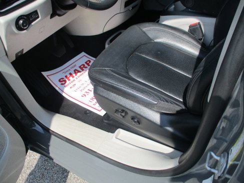Used 2022 Chrysler Pacifica Touring-L image 16